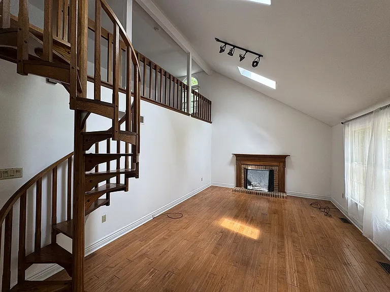 102 Ravenwood Pl — Photo 12