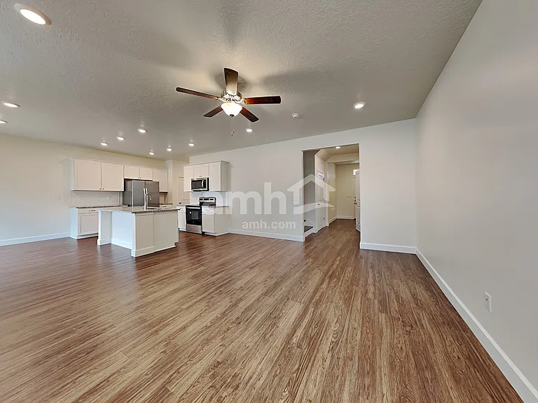 2317 E Surry Way — Photo 6