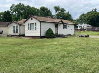 706 W 3rd St, Grandview, IN 47615