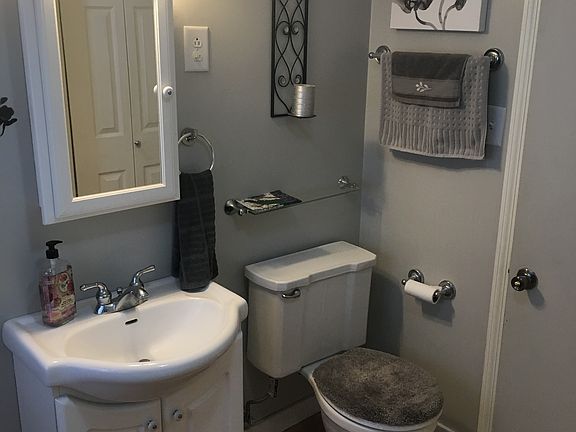 3rd image of 5222 S 83rd St