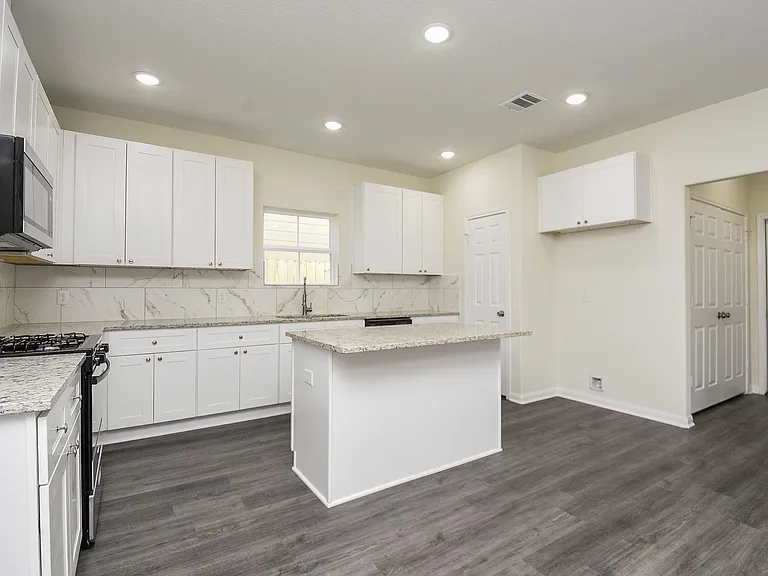2819 Topiary Ln — Photo 10