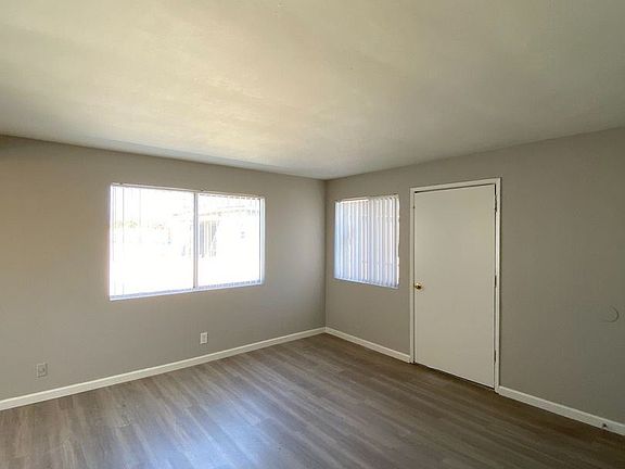 4th image of 6423 Corona Ave #F