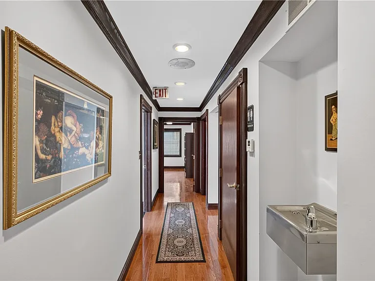 7240 McKnight Rd — Photo 12