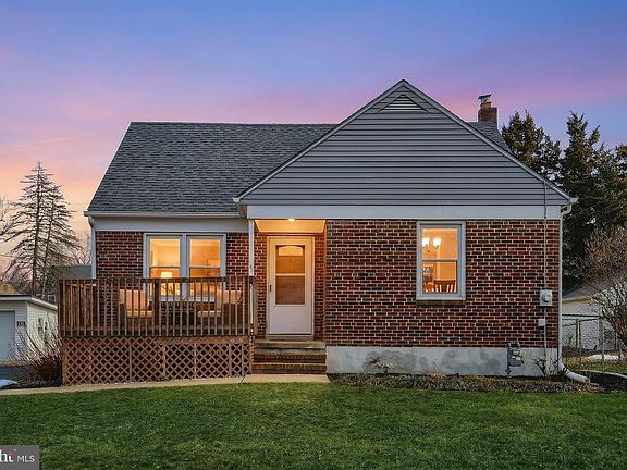 3rd image of 2180 Hess Rd