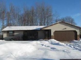 2460 Mockingbird Ln, Green Bay, WI 54303