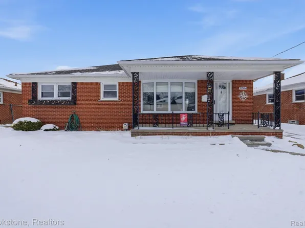 22564 Shorewood Dr, Saint Clair Shores, MI 48081