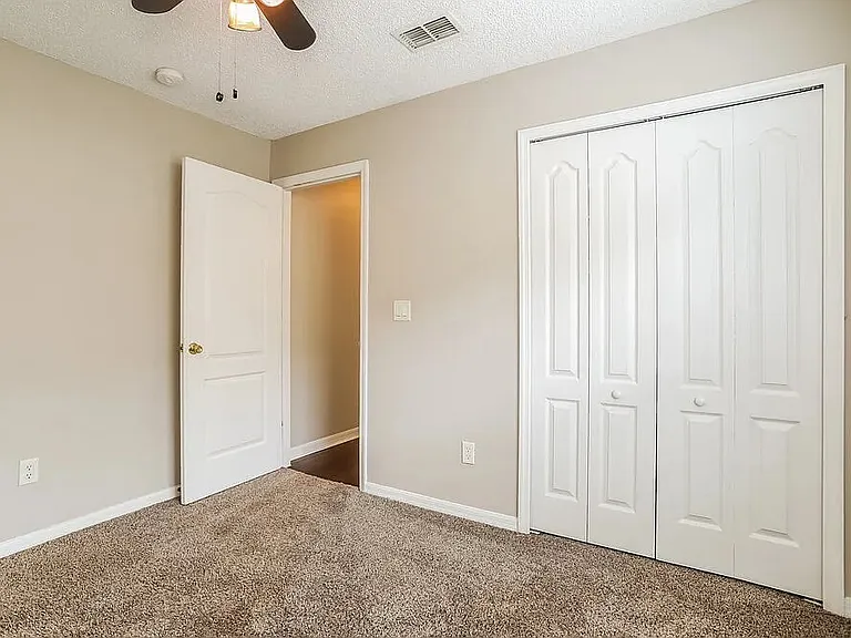 136 Dover Bluff Dr — Photo 8