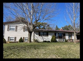 1011 Sunset Dr, Macon, MO 63552