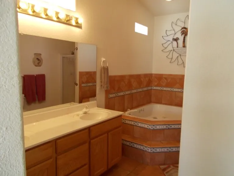 3179 Saratoga Ave — Photo 15