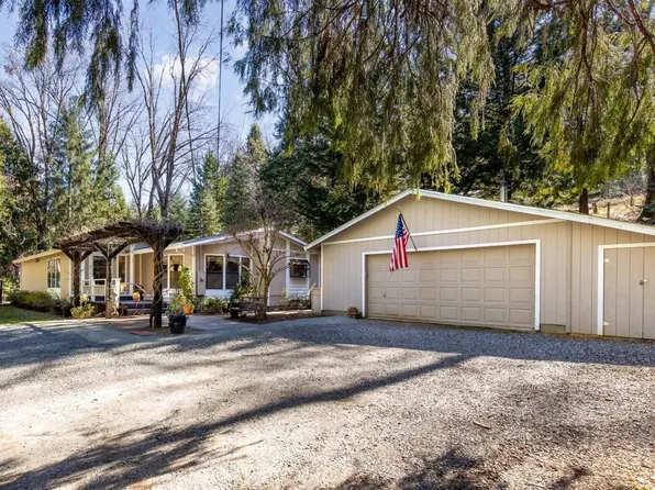 13859 Peardale Ln, Grass Valley, CA 95945