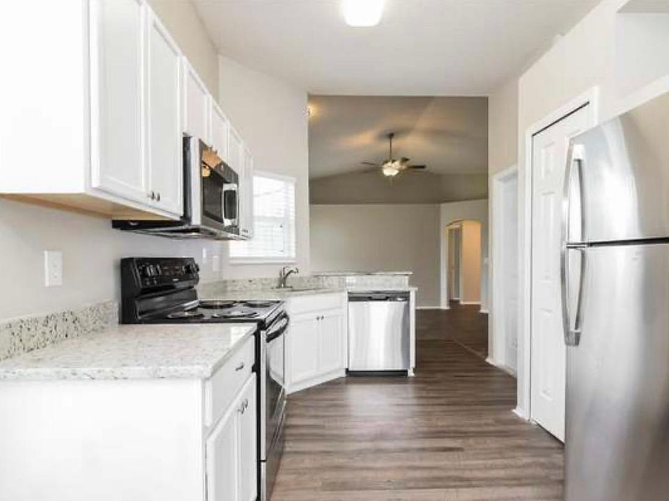 1st image of 302 Briar Bay Cir