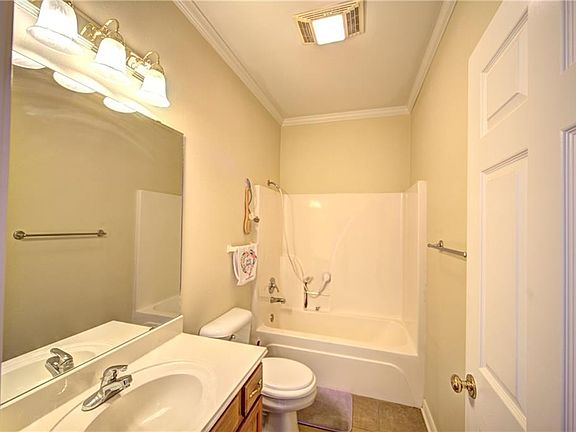 4th image of 110 Aloys Cir