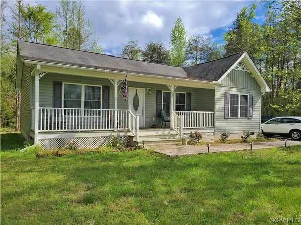 1174 Plank Rd, Farmville, VA 23901