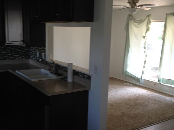 3rd image of 1315 Estes Dr