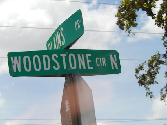 5th image of 5000 Woodstone Cir N