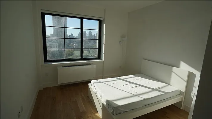 Rented by R New York | media 10