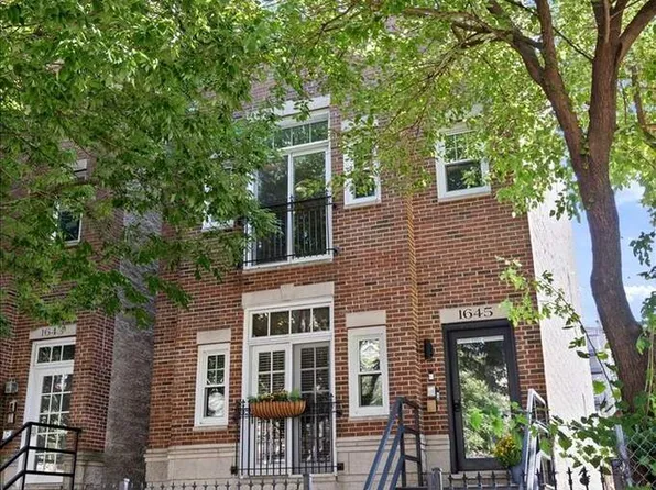 1645 W Wolfram St, Chicago, IL 60657
