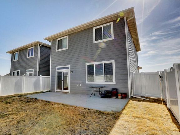 3rd image of 2441 Landmark Dr