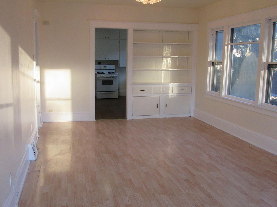 dining / living room combo