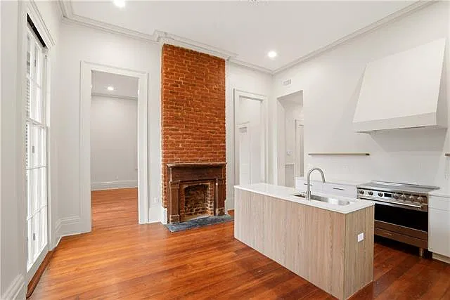 1408 Magazine St — Photo 4
