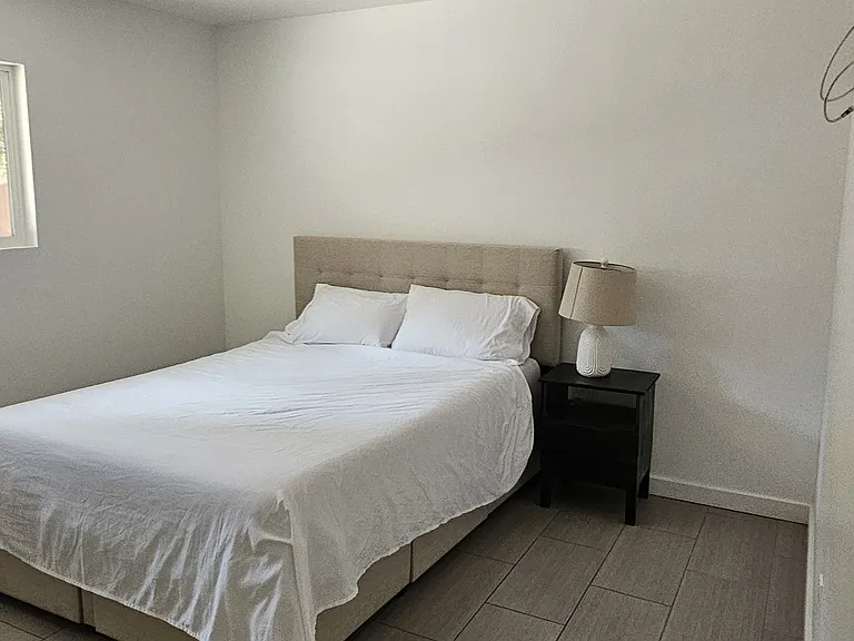 2233 Washington Ave #A — Photo 6
