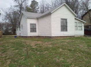 419 W Webster St, Benton, IL 62812