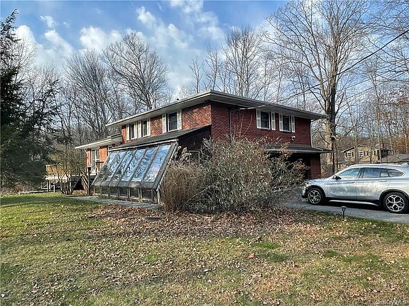 2nd image of 5 Kirchner Ln
