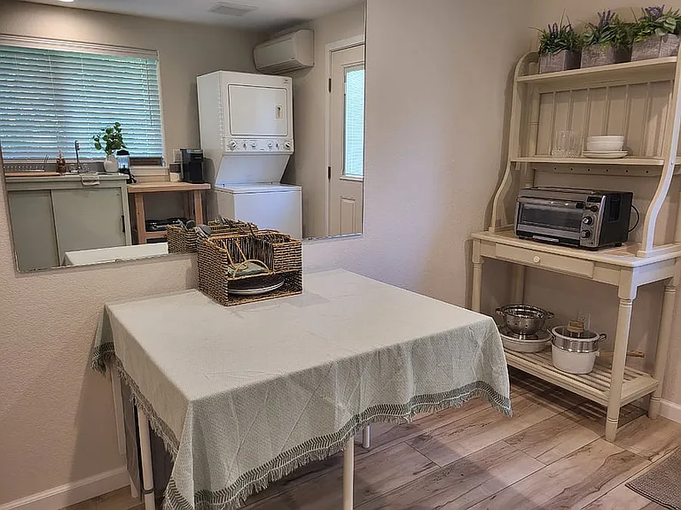 Willow Creek Ln — Photo 7