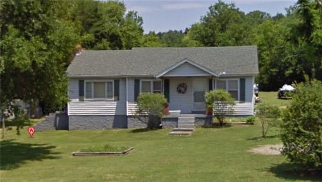 1st image of 2923 Brick Church Pike