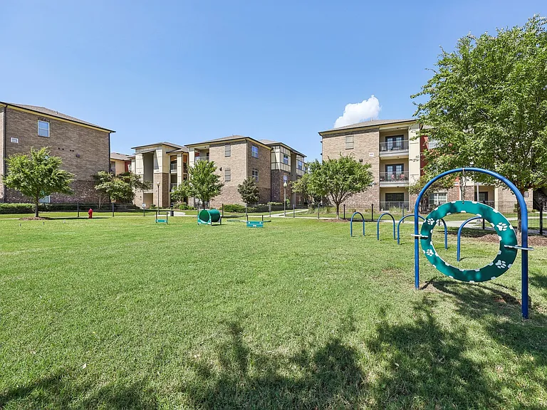 The Landing at Little Elm Apartments — Photo 36