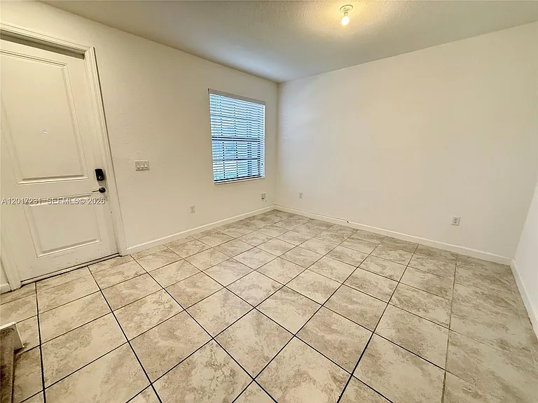 11315 SW 250th Ter — Photo 2