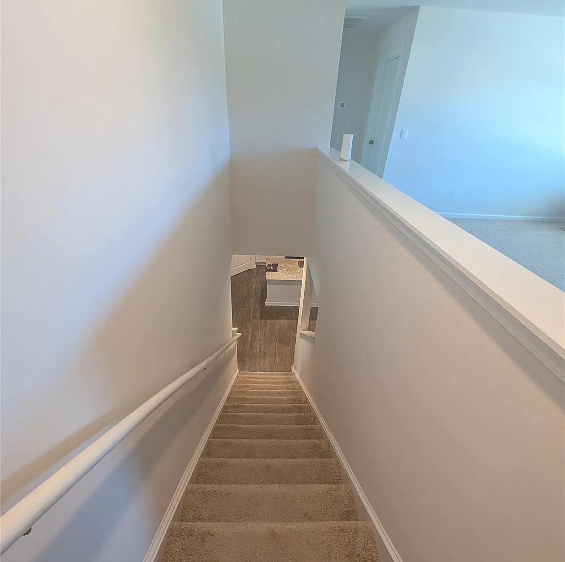 6 bed, 3.0 bath, 2660 sqft, $2,400 — Photo 4