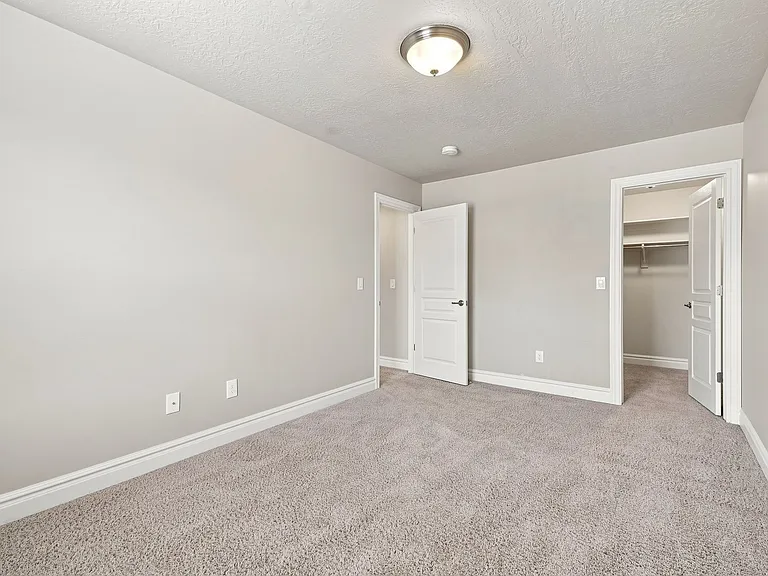 1360 E Foxmont Ln — Photo 25