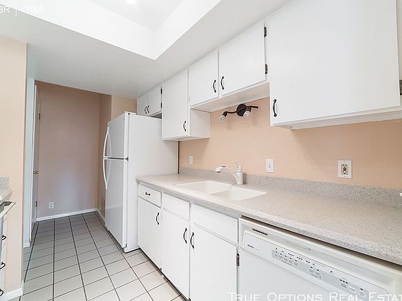 5th image of 955 E Essex Court Way Unit 8