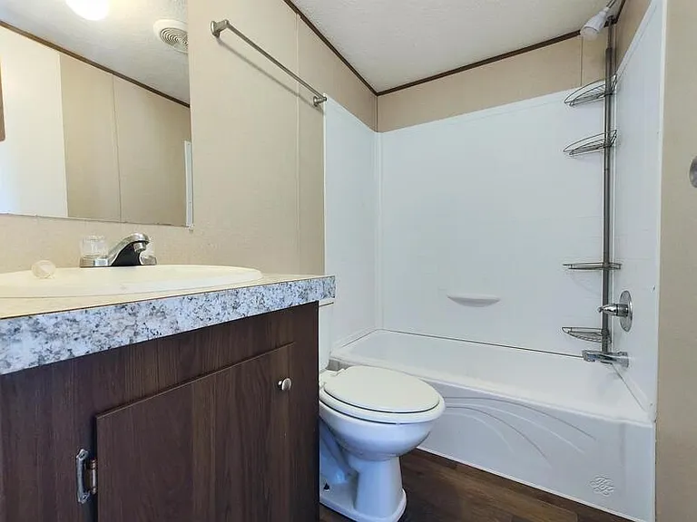 312 W Tower Ln — Photo 3