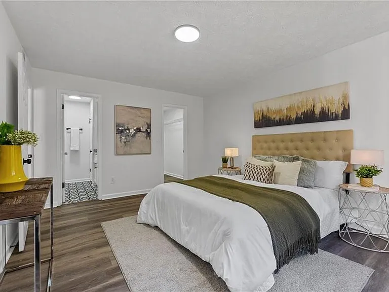 9404 Cypress Ln — Photo 11