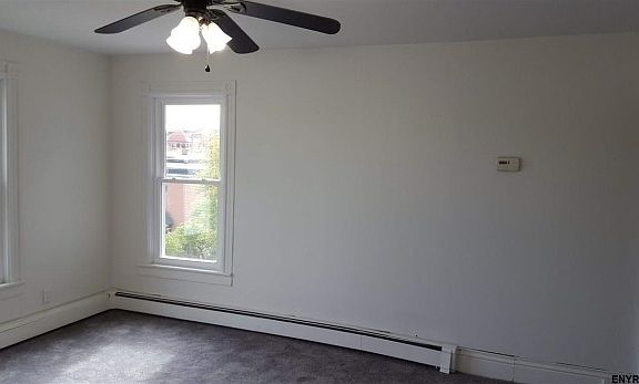 4th image of 17 Van Dam St
