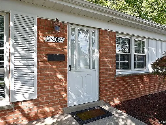 28057 Brentwood St — Photo 21