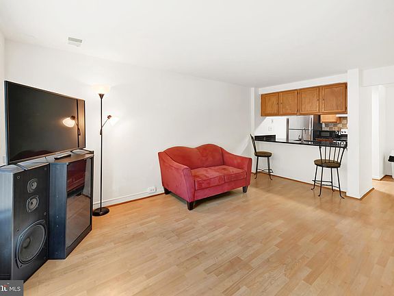 3rd image of 9529 Copps Hill Dr