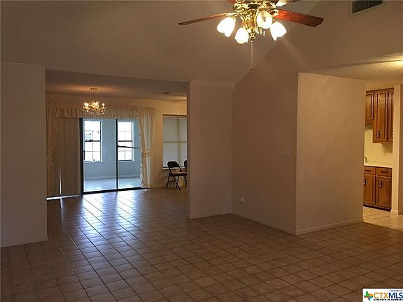 4th image of 714 Taos Dr