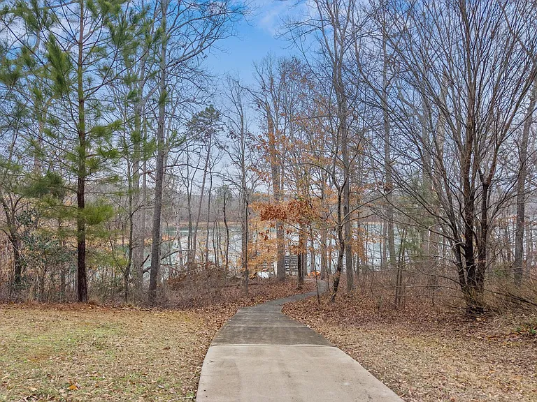 1301 Harts Ridge Dr — Photo 36