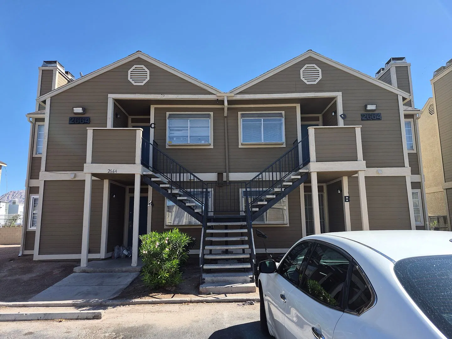 1 Month Free With 13 Month Lease!! 2nd Floor Charming 2bd/1ba — Photo 1