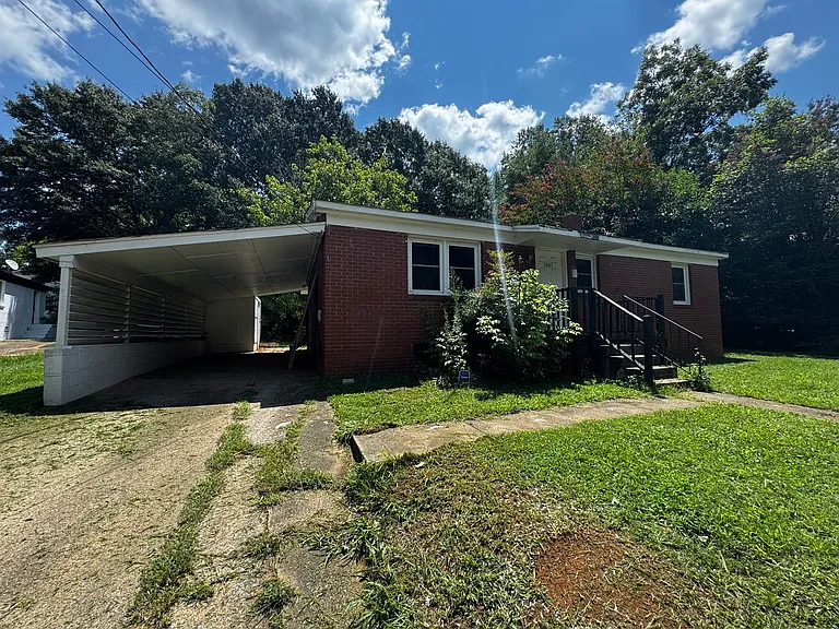 1001 Wilmouth St — Photo 1