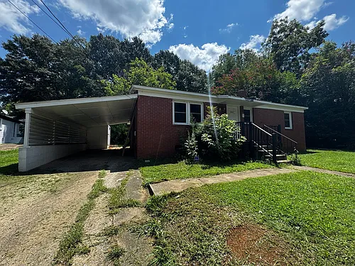 1001 Wilmouth St Photo 1