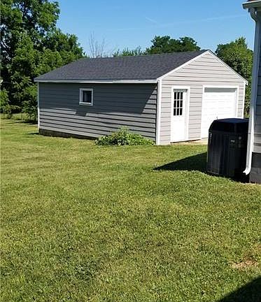 2nd image of 9673 Roberts Dr