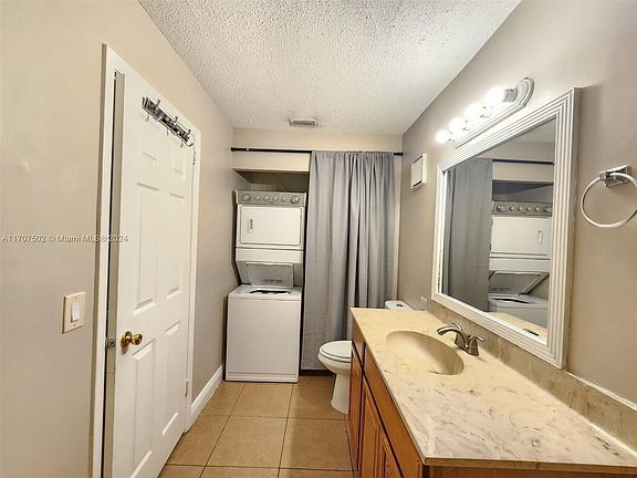 3rd image of 6 Crossings Cir APT A