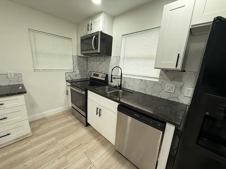 3614 Lydia St — Photo 10