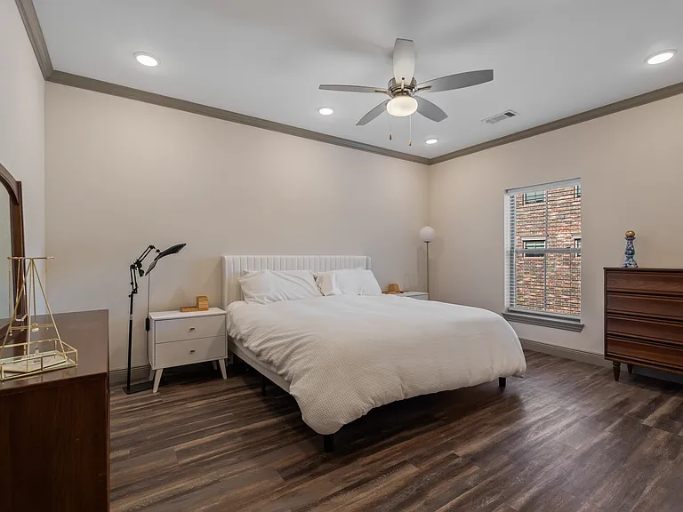 9219 Ra Young Jr Dr — Photo 17