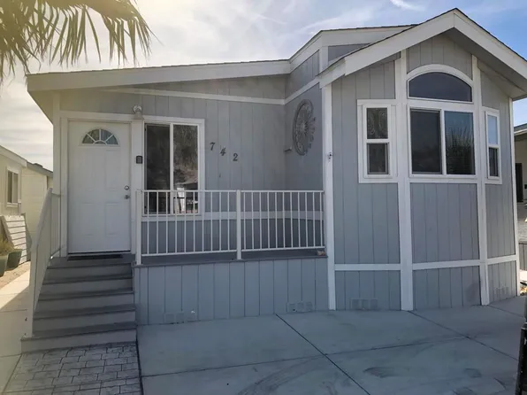 74711 Dillon Rd #742, Desert Hot Springs, CA 92241
