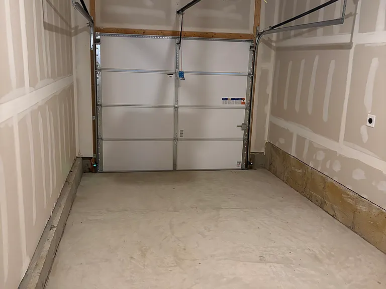 407 Reading Ct — Photo 16